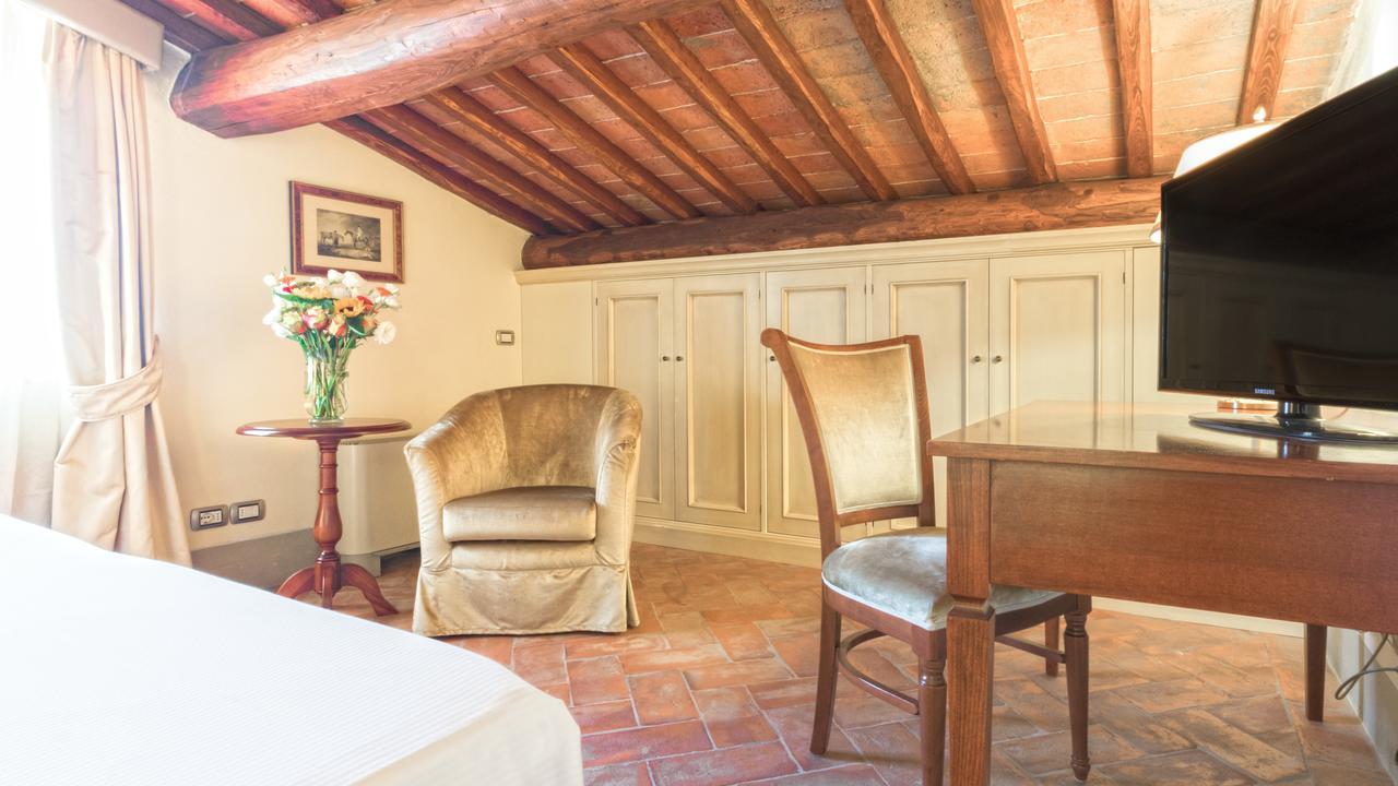 Badia Di Campoleone Villa Arezzo Bilik gambar